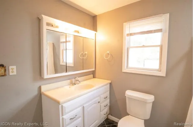 $1,500 | 743 Hollister Street, Pontiac, MI 48340