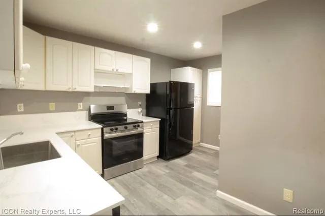 $1,500 | 743 Hollister Street, Pontiac, MI 48340