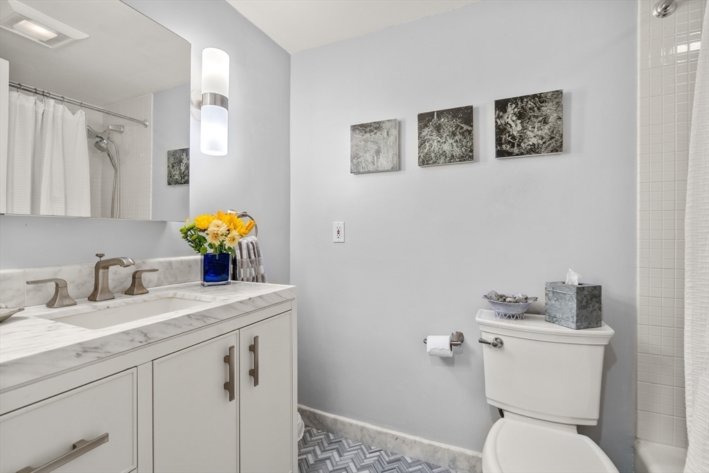 85 Grove Street, Unit 207 Wellesley, MA 02482 - Photo 14 of 27