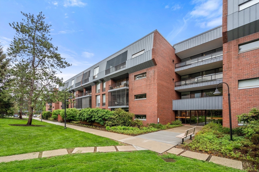 85 Grove Street, Unit 207 Wellesley, MA 02482 - Photo 24 of 27