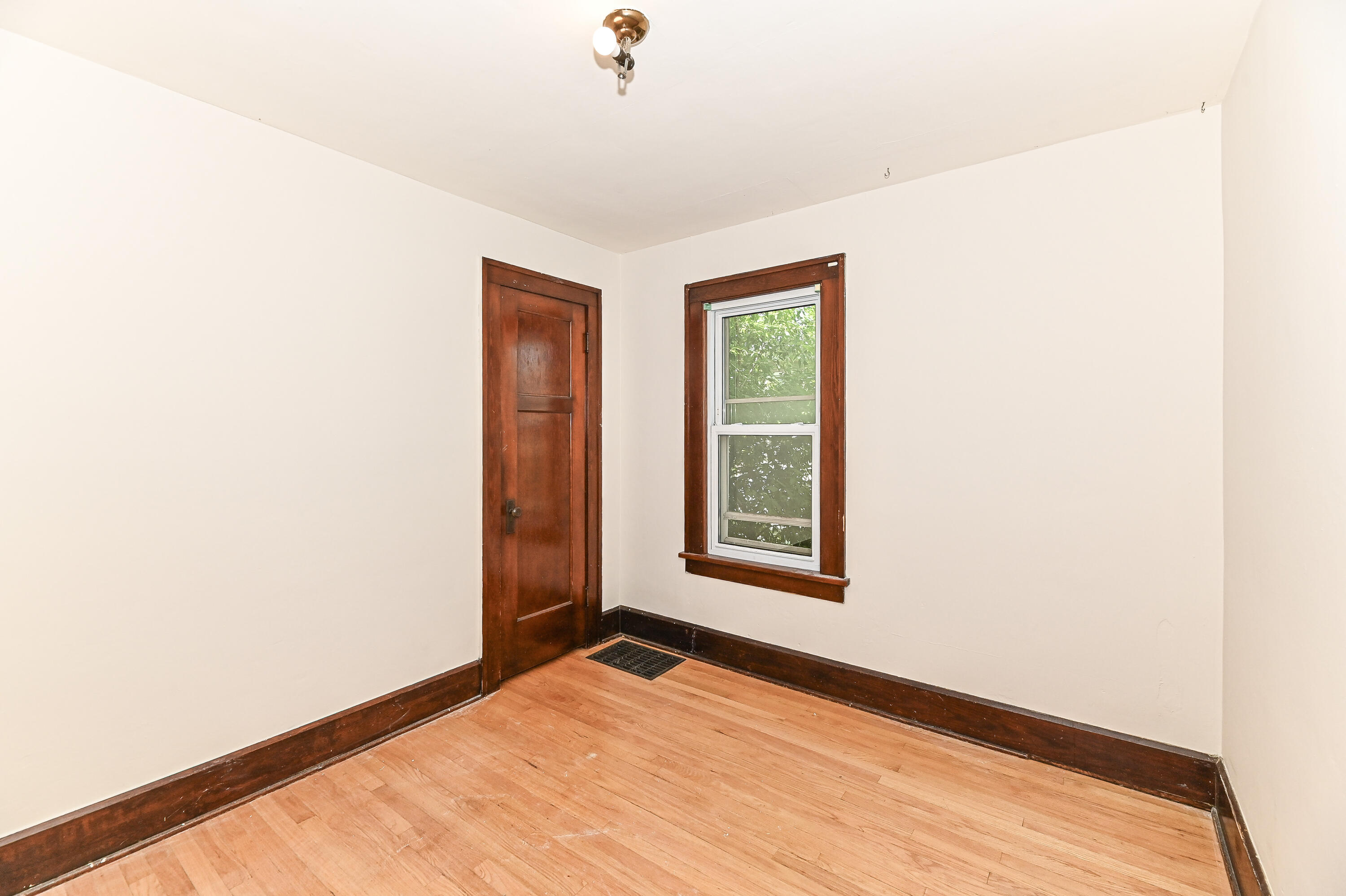 3340 10th Avenue Racine, WI 53402 - Photo 20 of 38 22