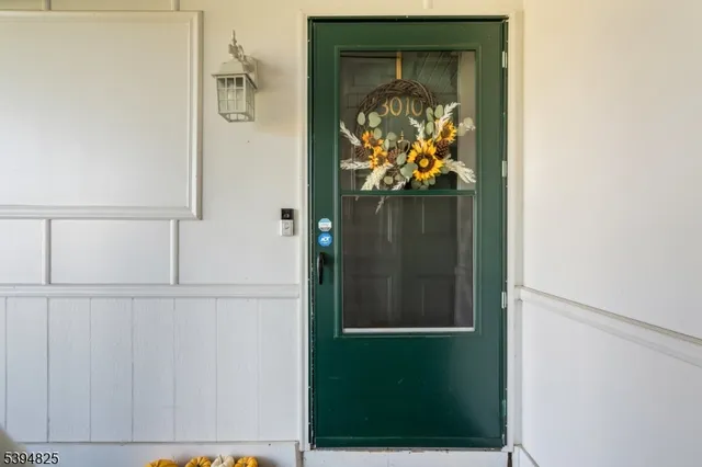 $389,999 | 3010 Doolittle Drive, Bridgewater, NJ 08807