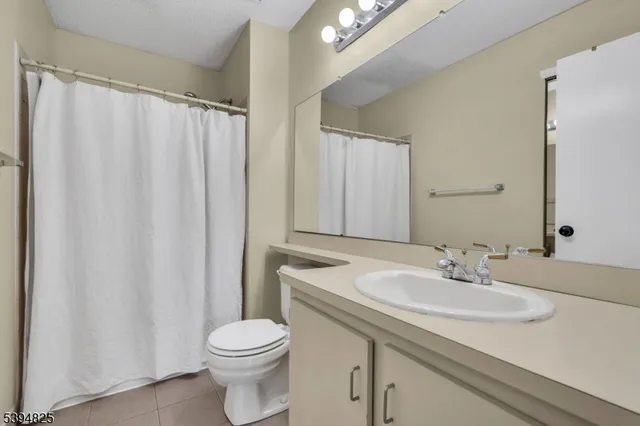 $389,999 | 3010 Doolittle Drive, Bridgewater, NJ 08807