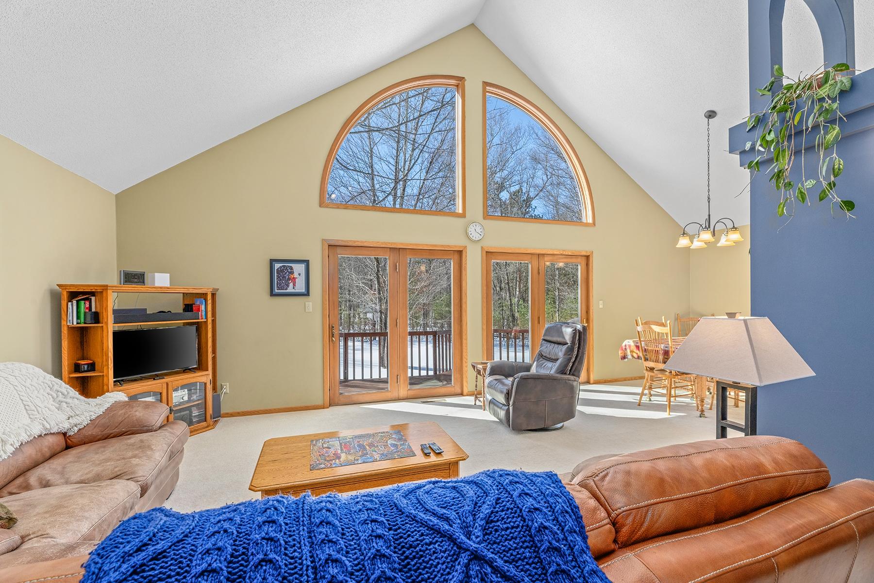 10396 Howards End Road Minocqua, WI 54548 - Photo 4 of 46 Gallery Image 4