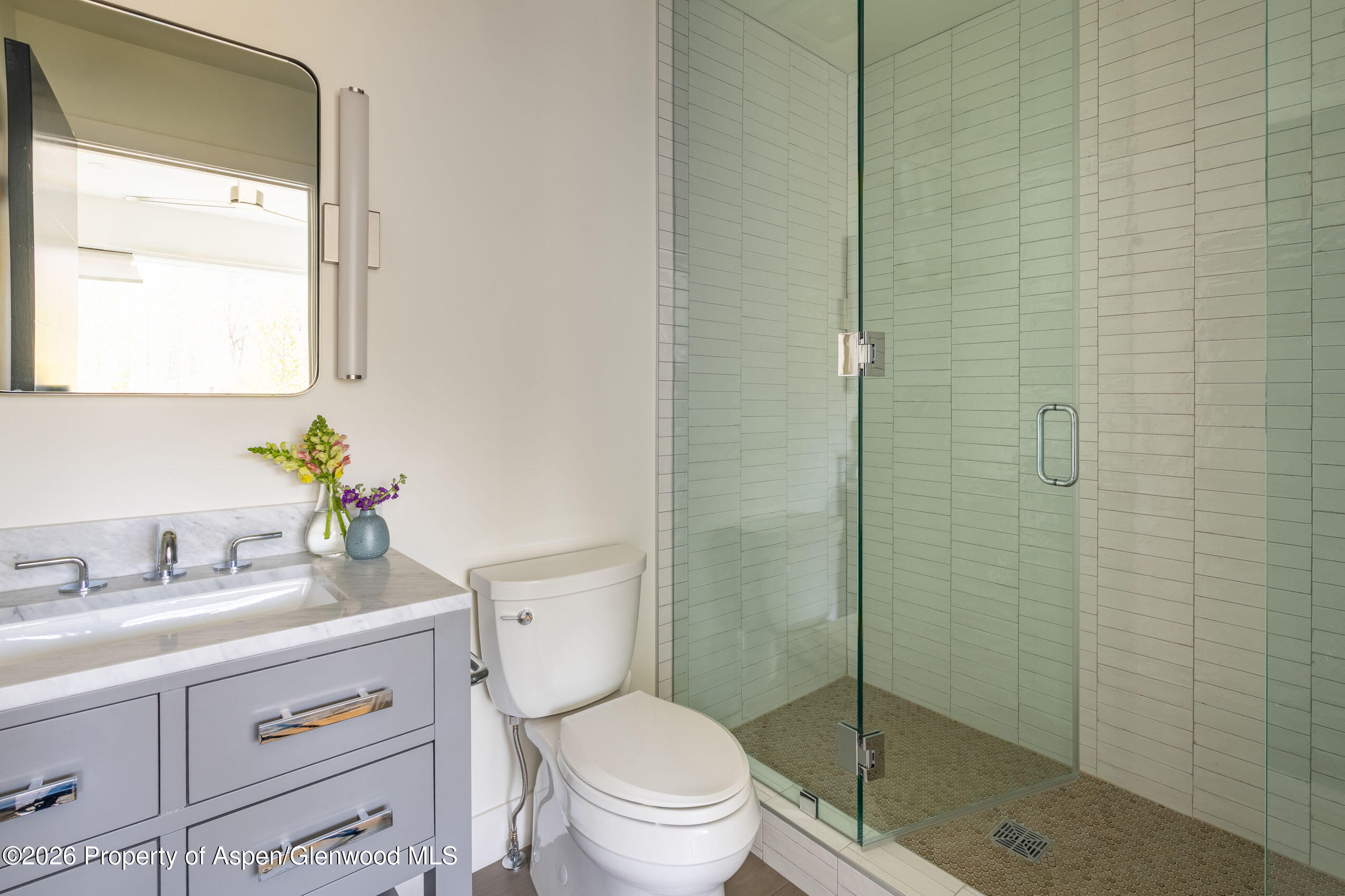 22856 Two Rivers Road Basalt, CO 81621 - Photo 28 of 40 Entry level guest bedroom bath