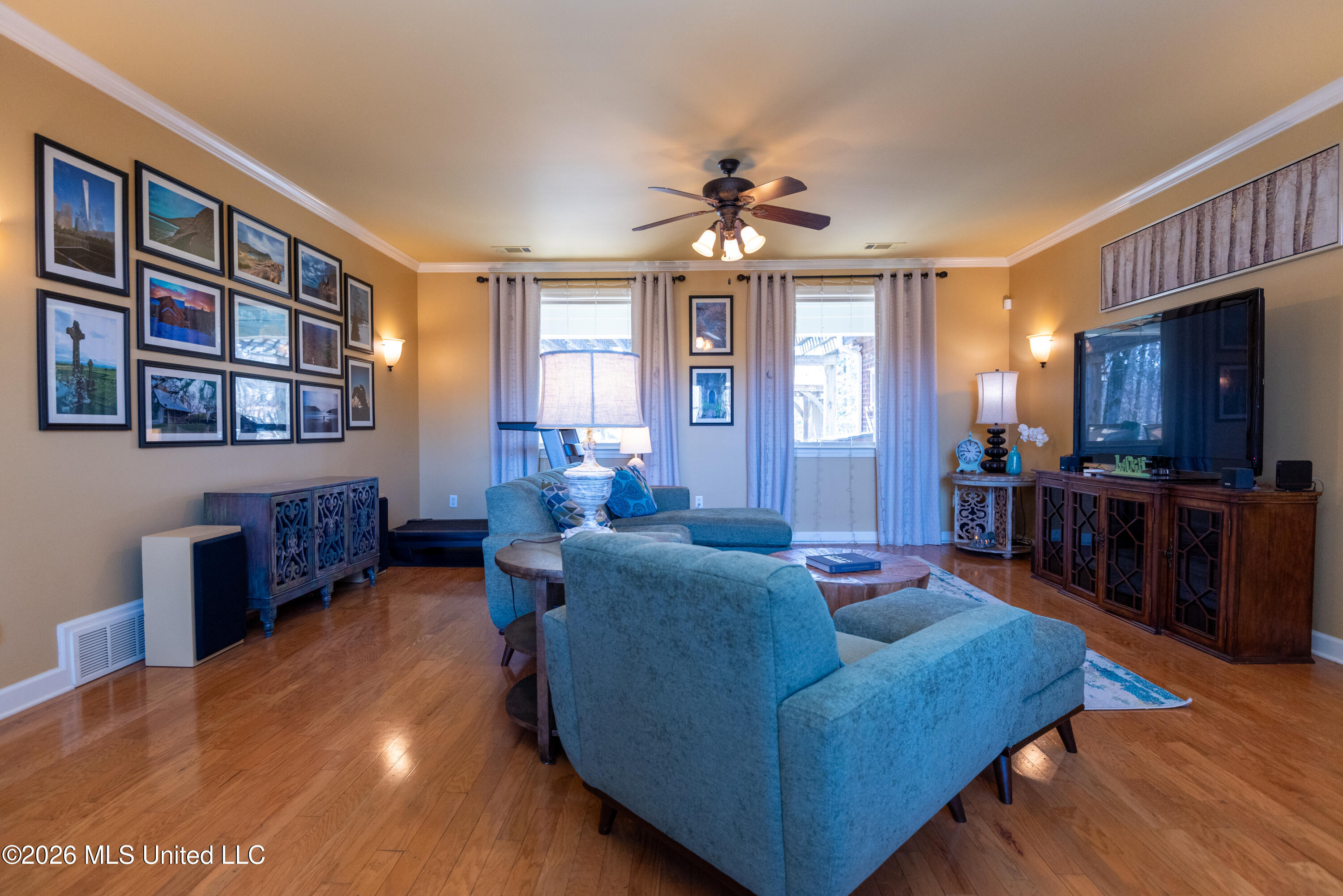 2635 College Road Southaven, MS 38672 - Photo 8 of 44 Living Room