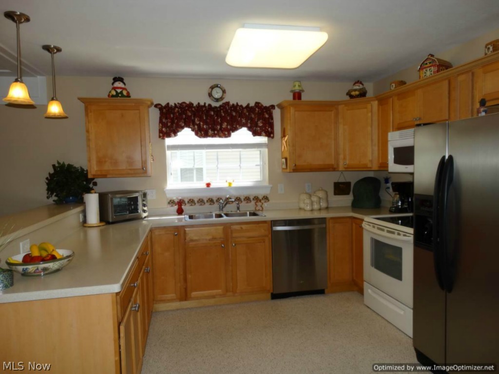 753 Rivers Edge Lane Painesville, OH 44077 - Photo 8 of 25 Gallery Image 8