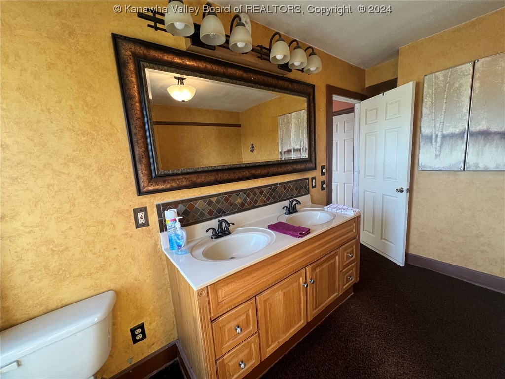 114 English Road Point Pleasant, WV 25550 - Photo 12 of 28 double vanity