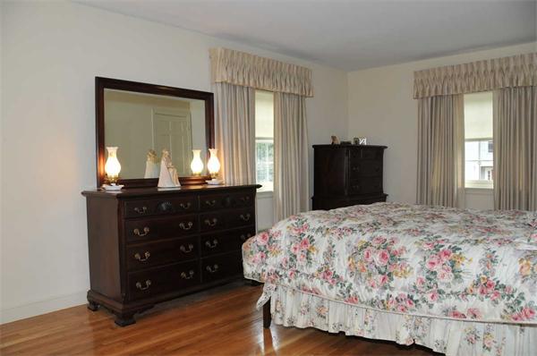 3 Swarthmore Road Wellesley, MA 02482 - Photo 13 of 20 Gallery Image 13
