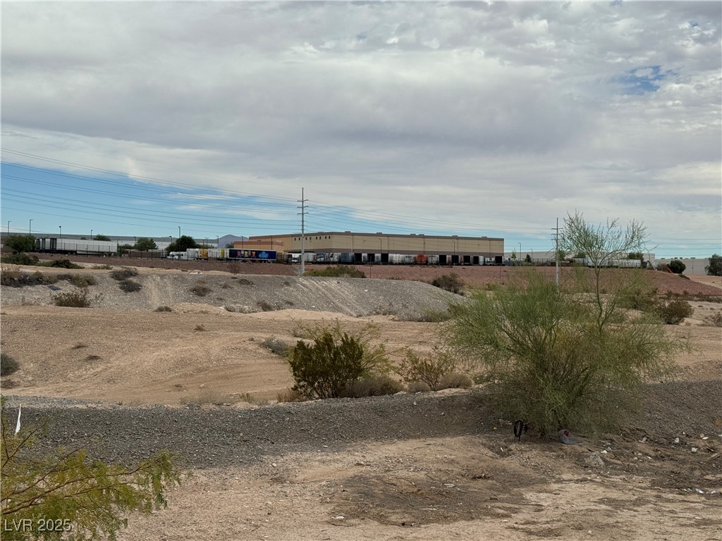 West Mayflower Avenue North Las Vegas, NV 89030 - Photo 19 of 20