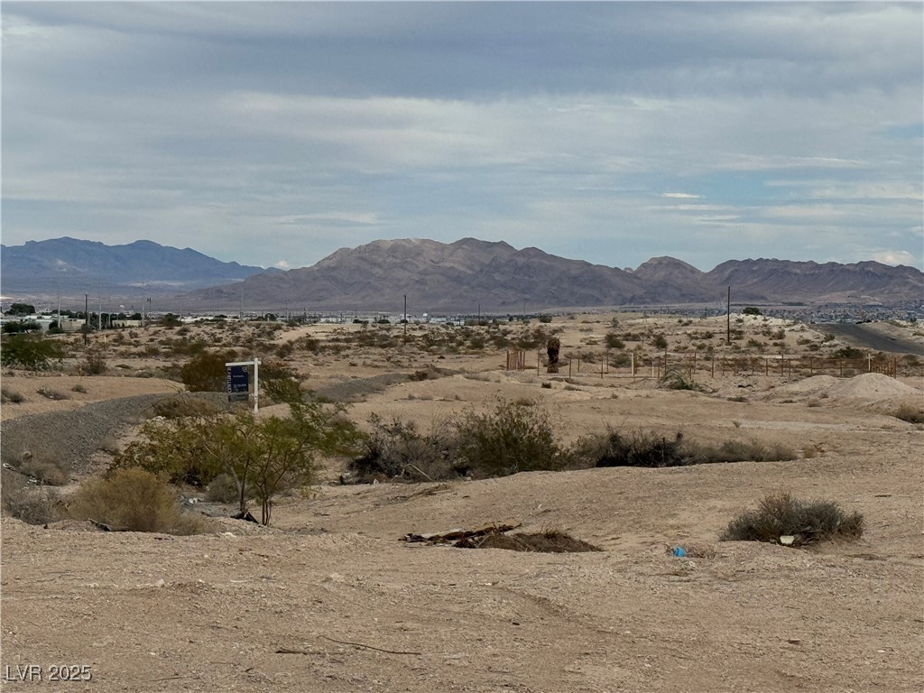 West Mayflower Avenue North Las Vegas, NV 89030 - Photo 20 of 20 Mountain view featuring a desert landscape