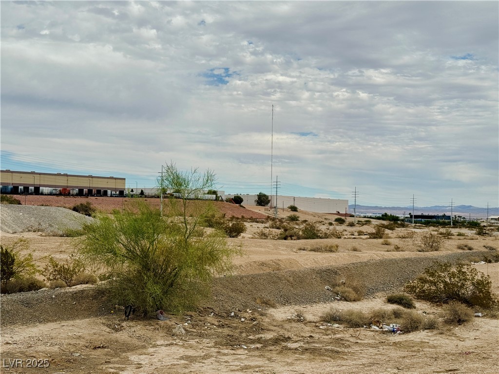 West Mayflower Avenue North Las Vegas, NV 89030 - Photo 8 of 20