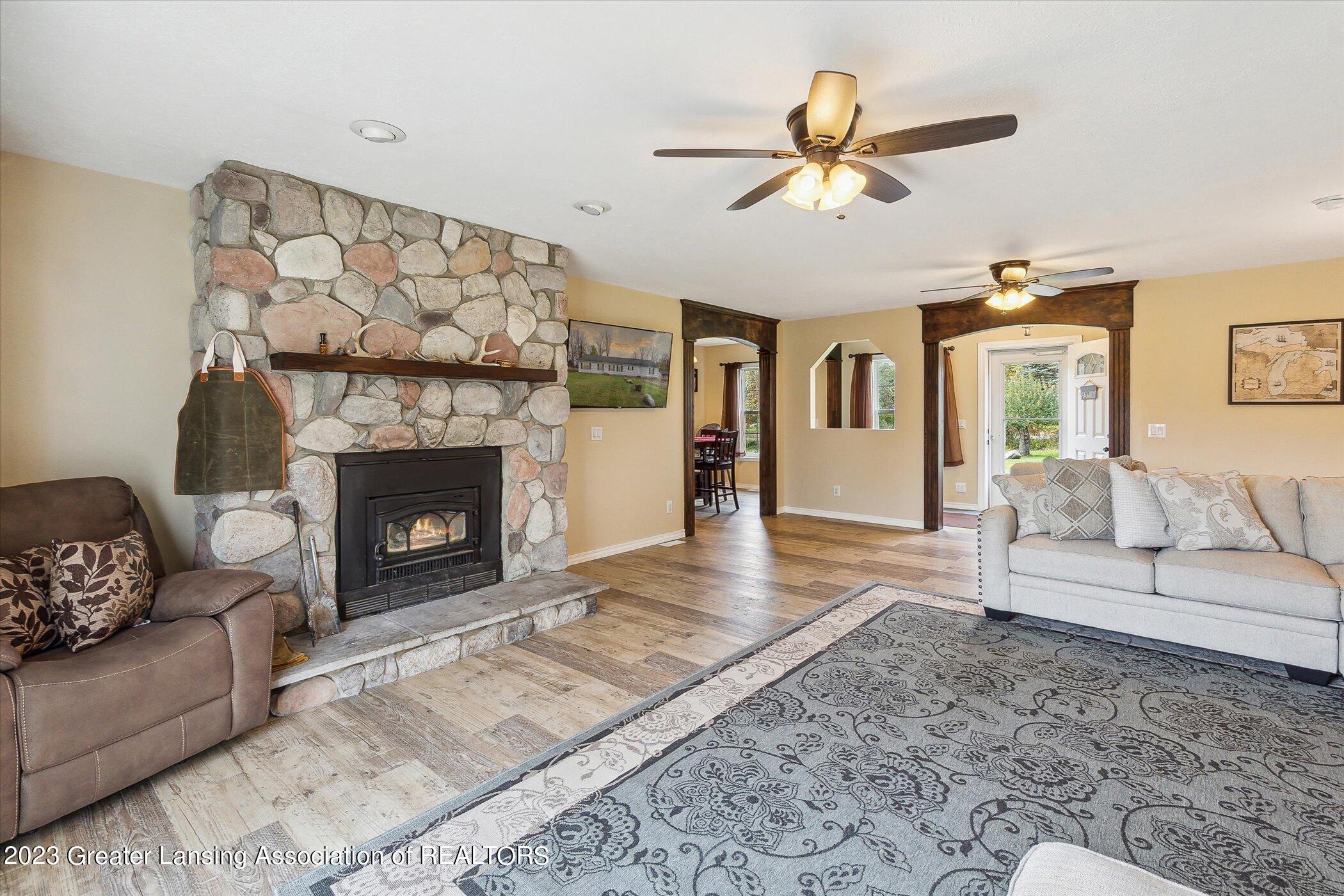 12699 Watson Road Bath, MI 48808 - Photo 8 of 43 08-12699-Watson-Rd-Bath-Twp-MI-48808-Win