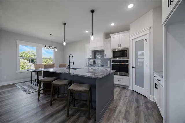 $539,900 | 2367 Northeast Skopelos Court, Blue Springs, MO 64029