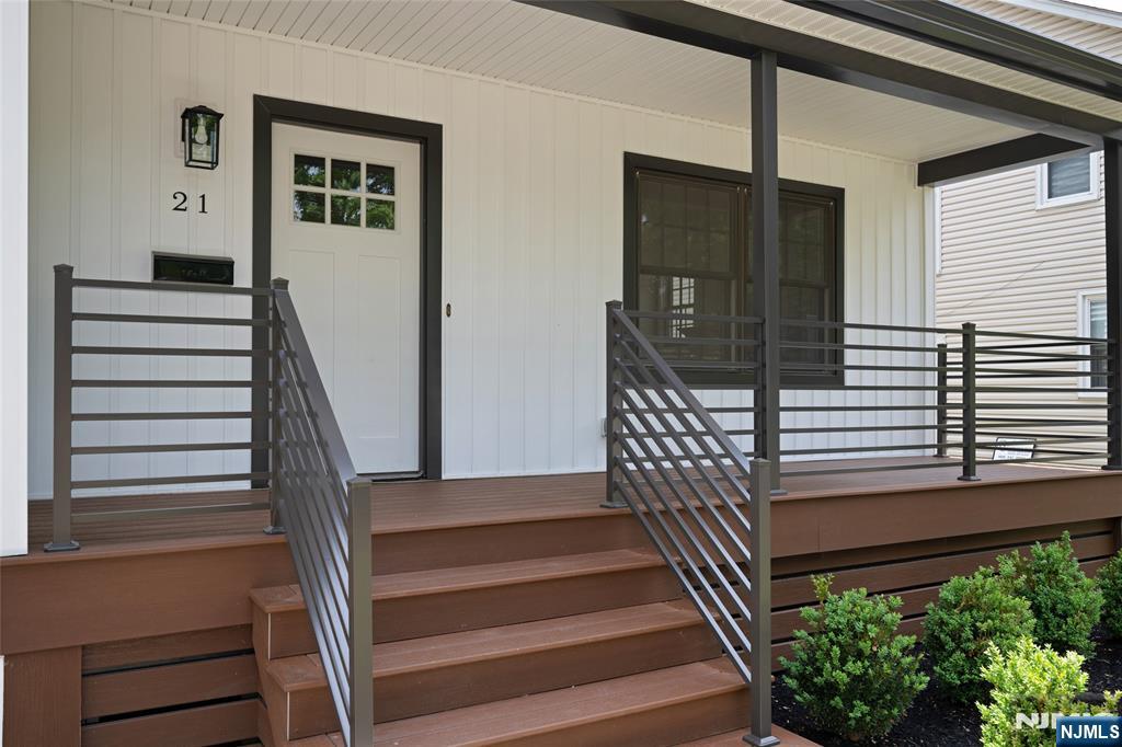 21 End Terrace Bloomfield, NJ 07003 - Photo 4 of 26