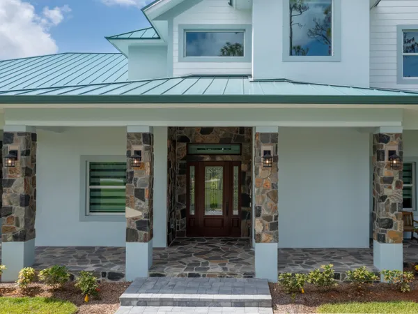 a view of entryway and hall