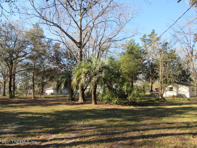 951 Jones Road, Unit 1 Jacksonville, FL 32220 - Photo 4 of 12 Yard
