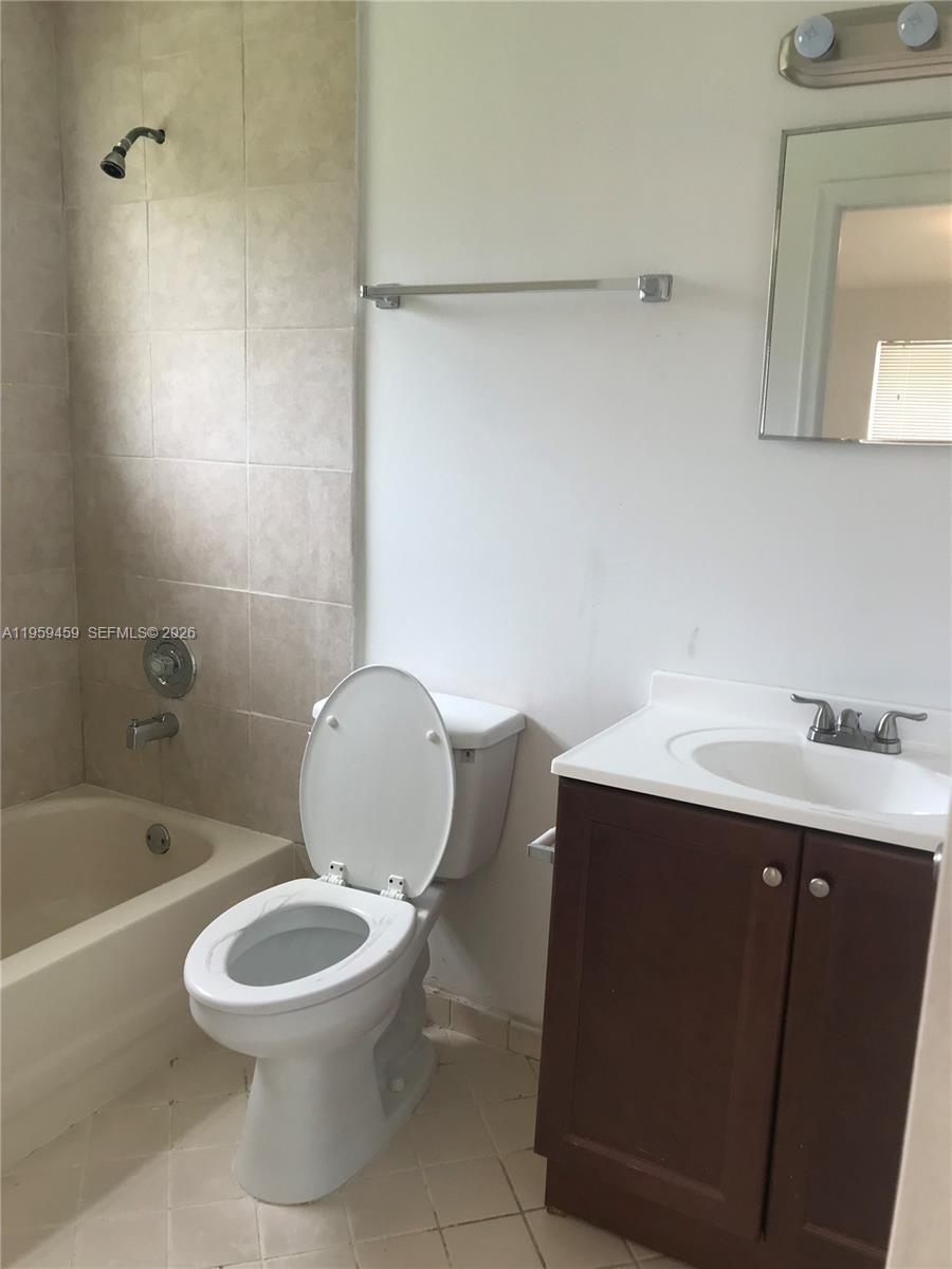 1017 Southwest 8th Street, Unit 14 Hallandale Beach, FL 33009 - Photo 6 of 8