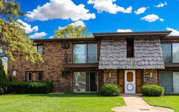 $167,000 | 5739 129th Street, Unit 1B, Crestwood, IL 60418