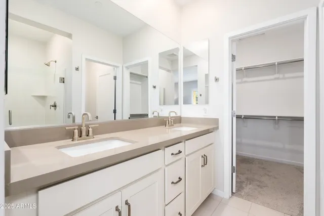 a view of an empty walk in closet