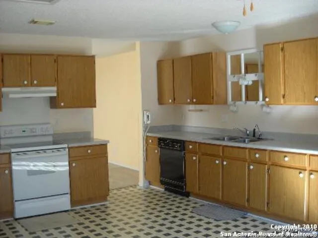 $225,000 | 6664 Snow Meadow Drive, Converse, TX 78109