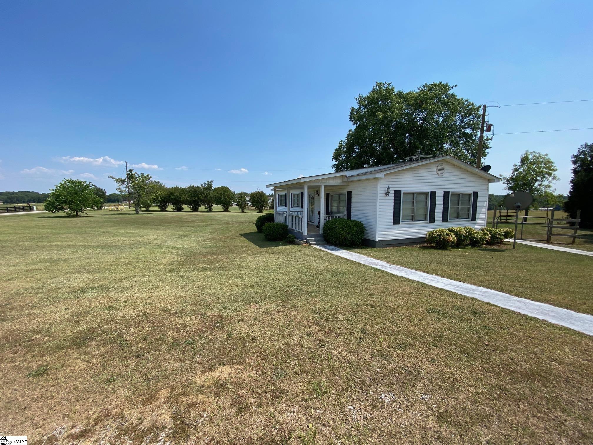 2516 Mt Bethel Road Ware Shoals, SC 29692 - Photo 4 of 25