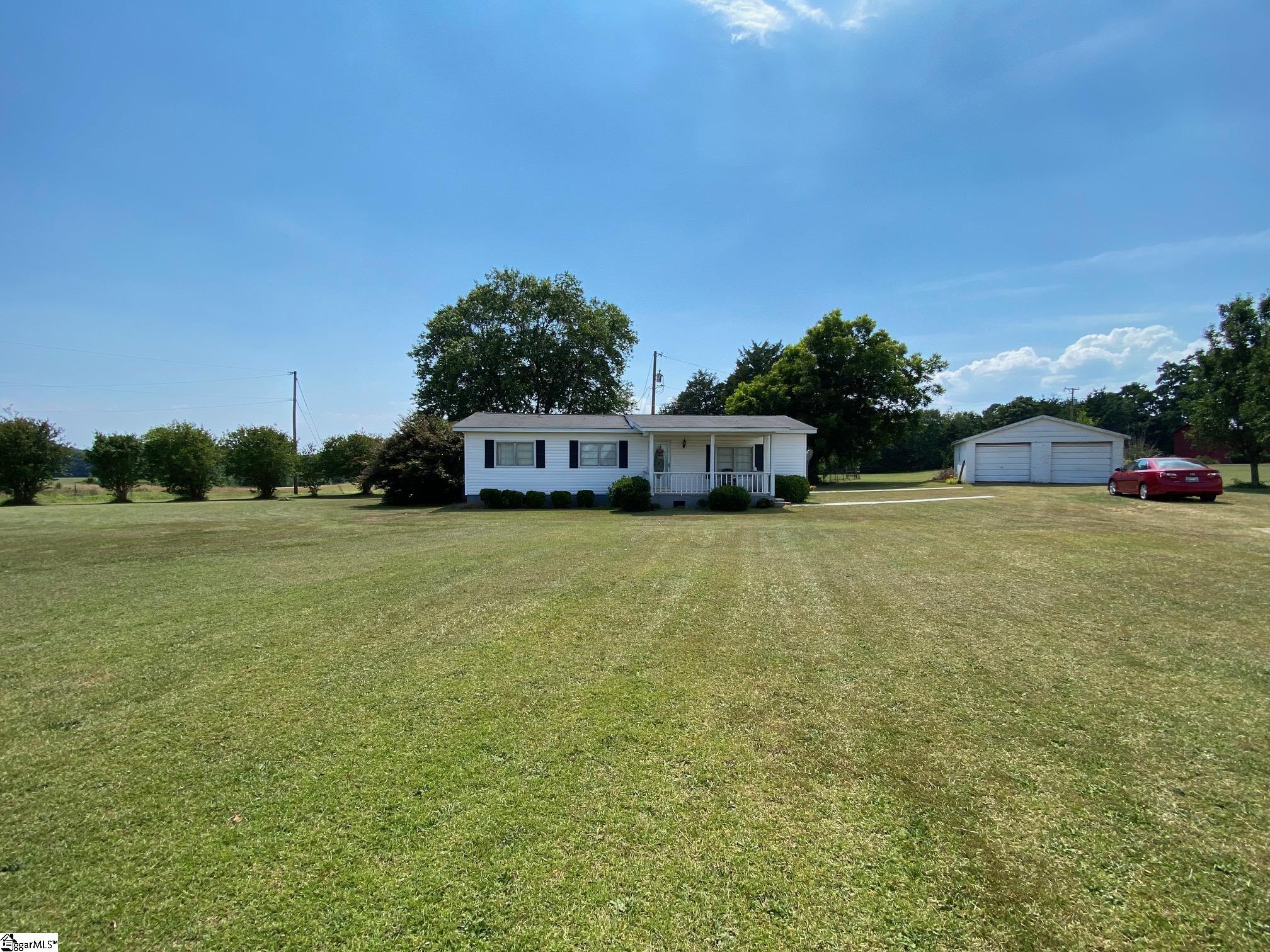 2516 Mt Bethel Road Ware Shoals, SC 29692 - Photo 5 of 25