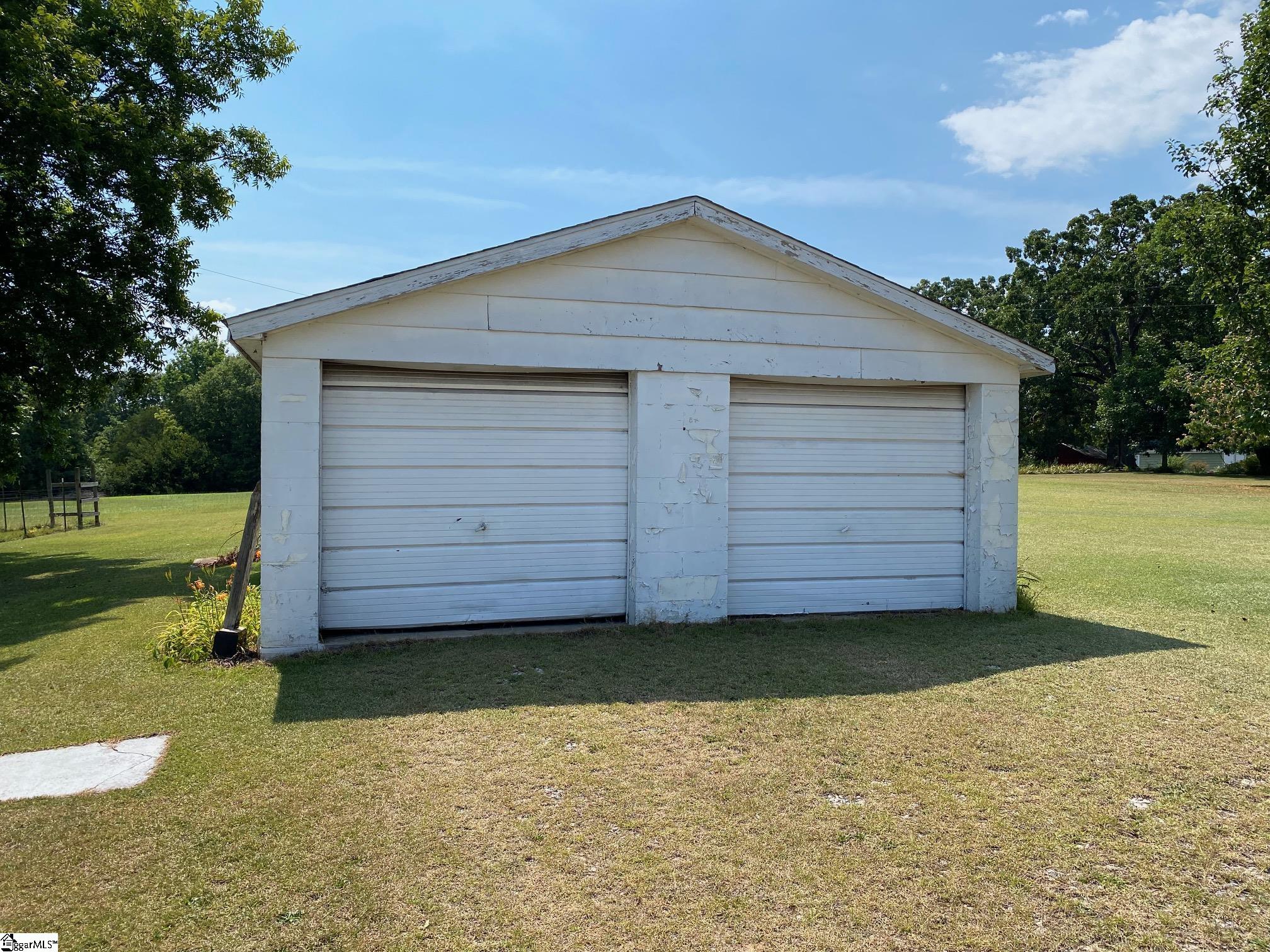 2516 Mt Bethel Road Ware Shoals, SC 29692 - Photo 10 of 25