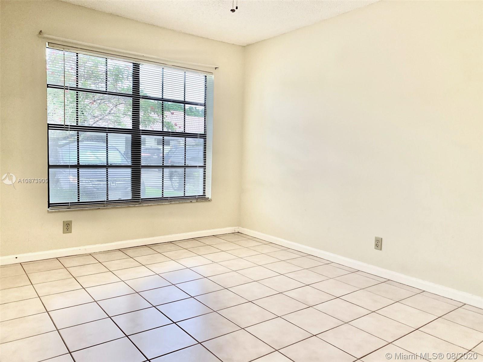 492 Hardwood Place, Unit 492 Boca Raton, FL 33431 - Photo 13 of 21 a view of an empty room