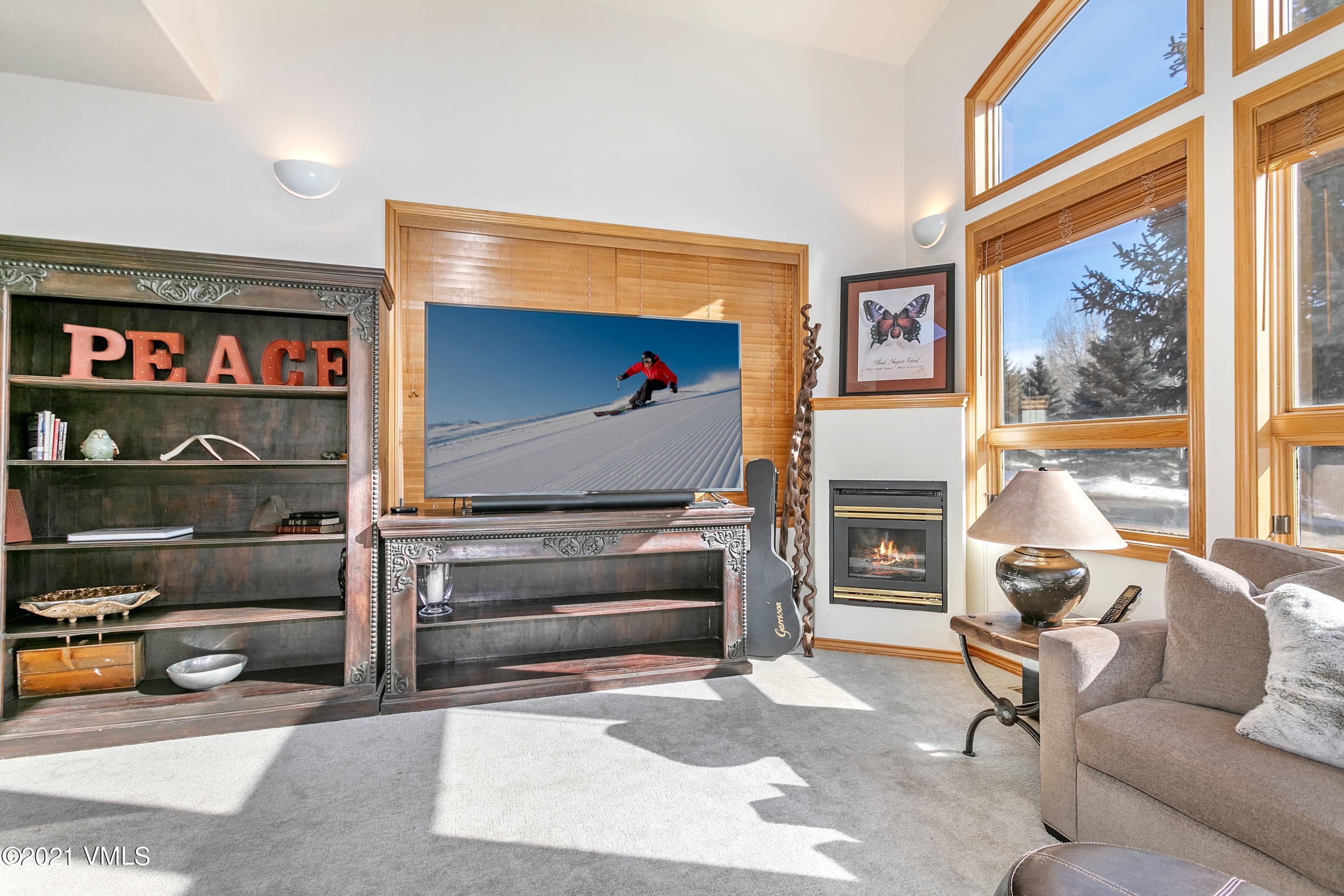40 Rawhide Road, Unit E Edwards, CO 81632 - Photo 10 of 24 Living Room Windows 2