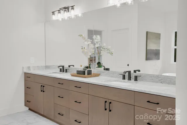 $1,525,000 | 4918 Buckingham Drive, Charlotte, NC 28209