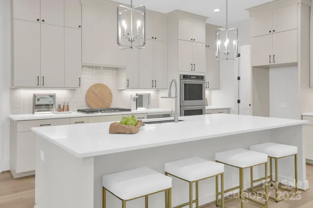 $1,525,000 | 4918 Buckingham Drive, Charlotte, NC 28209