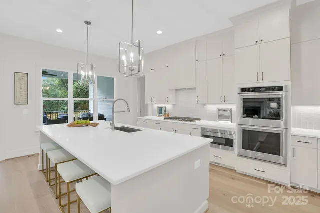 $1,525,000 | 4918 Buckingham Drive, Charlotte, NC 28209