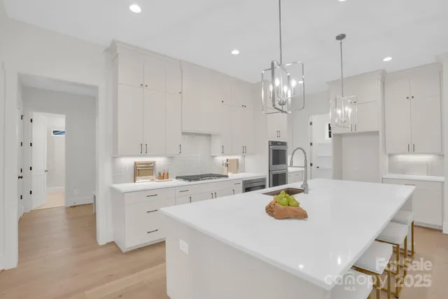 $1,525,000 | 4918 Buckingham Drive, Charlotte, NC 28209