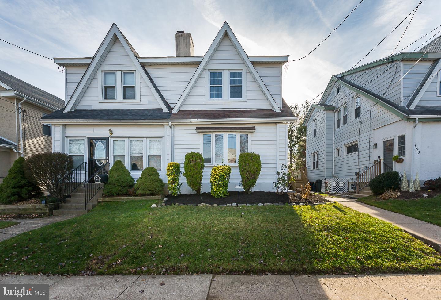 558 Wales Road Havertown, PA 19083 - Photo 3 of 50