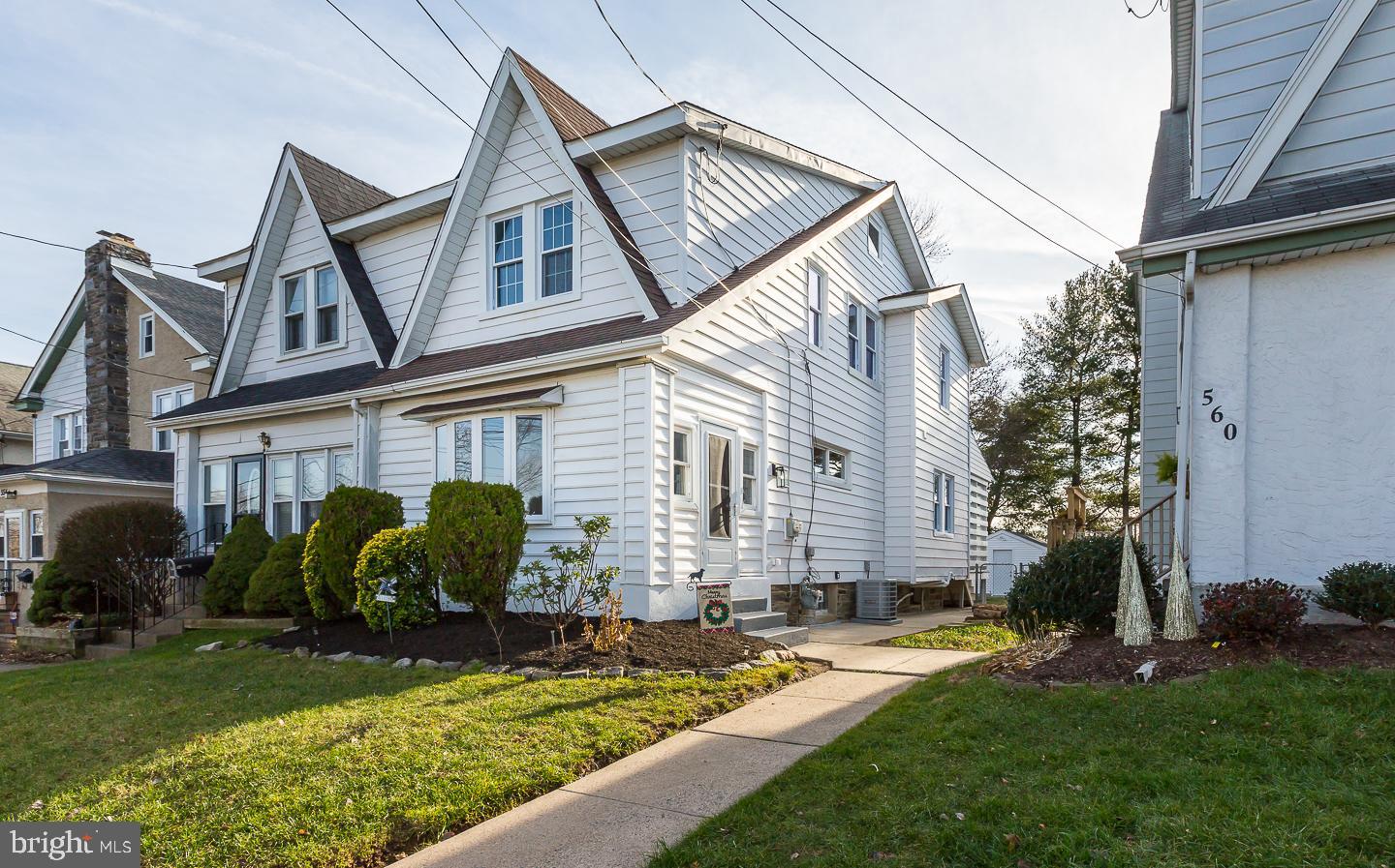 558 Wales Road Havertown, PA 19083 - Photo 4 of 50