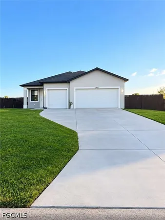 $2,100 | 9026 West Mac Court, LaBelle, FL 33935