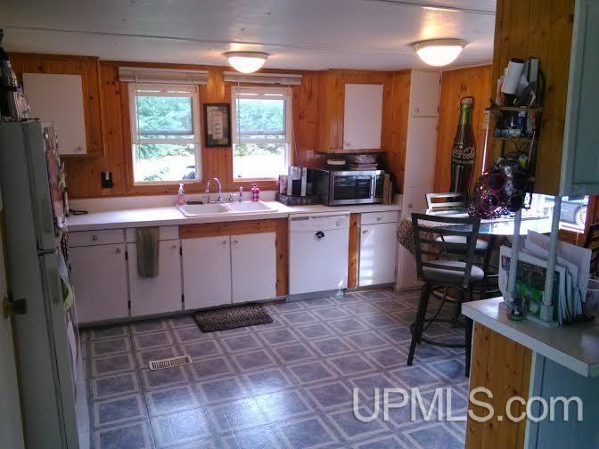 5487 J 5 Escanaba, MI 49829 - Photo 3 of 20