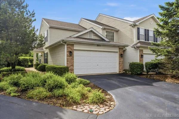 $320,000 | 2471 Stoughton Circle, Unit 2471, Aurora, IL 60502