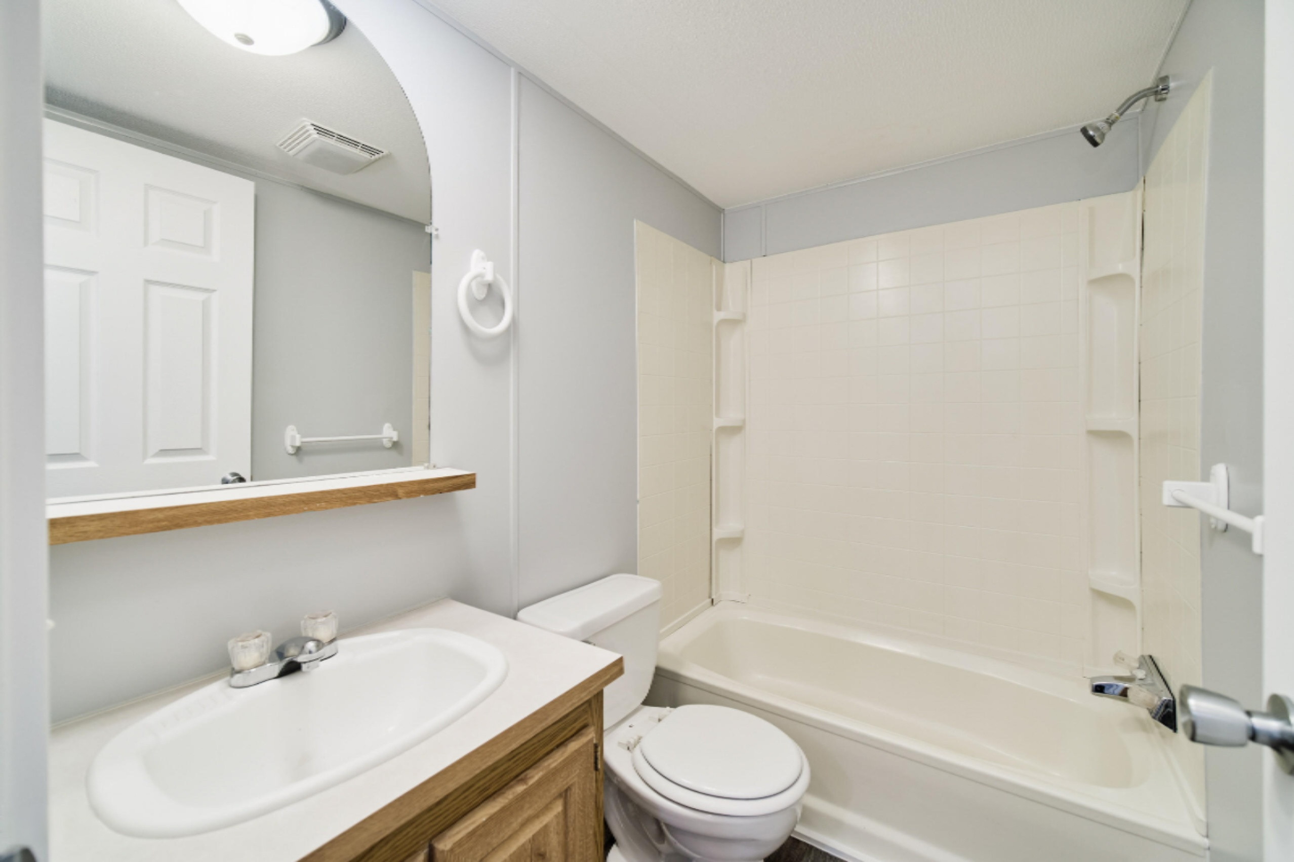 2230 Raymond Road Twin Lake, MI 49457 - Photo 28 of 47 Full Bathroom