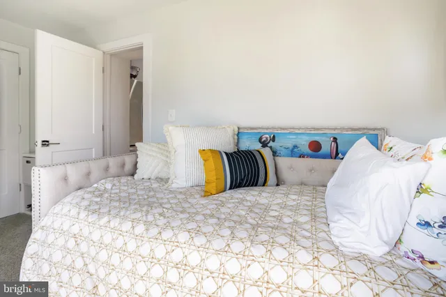 $2,250 | 1659 Holbrook Street Northeast, Unit 1, Washington, DC 20002