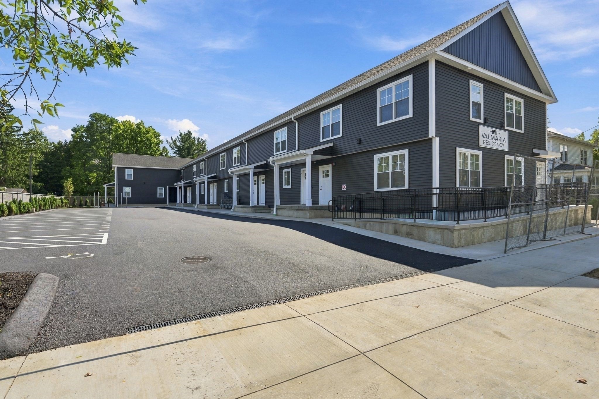 61 Parker Street, Unit 1 Springfield, MA 01151 - Photo 12 of 14 Gallery Image 12