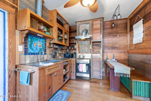 $215,000 | 430 South Pierce Street, Lafayette, LA 70501