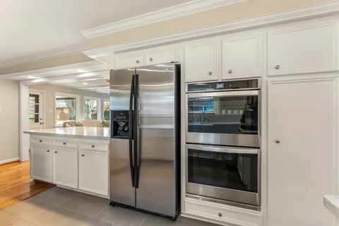 $825,000 | 10203 Green Tree Road, Houston, TX 77042