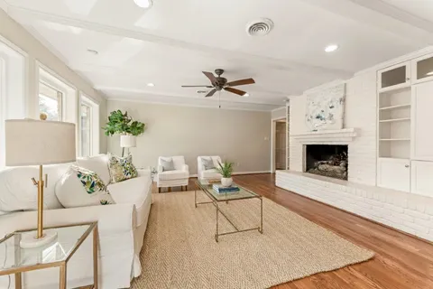 $825,000 | 10203 Green Tree Road, Houston, TX 77042