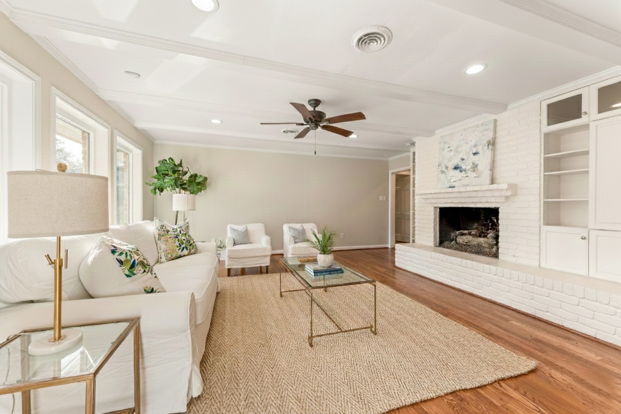 10203 Green Tree Road Houston, TX 77042 - Photo 16 of 28 The family room serves as the heart of the home, offering ample space for versatile furniture arrangements.