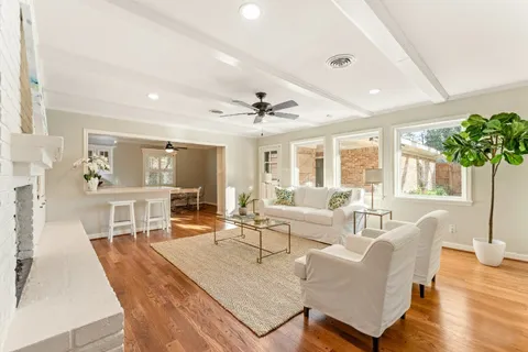 $825,000 | 10203 Green Tree Road, Houston, TX 77042