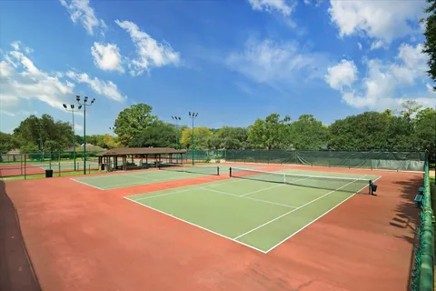 $825,000 | 10203 Green Tree Road, Houston, TX 77042