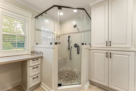 $825,000 | 10203 Green Tree Road, Houston, TX 77042