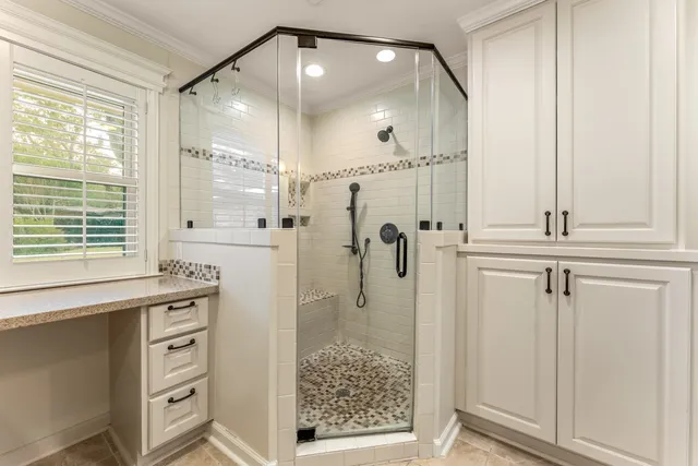 $825,000 | 10203 Green Tree Road, Houston, TX 77042